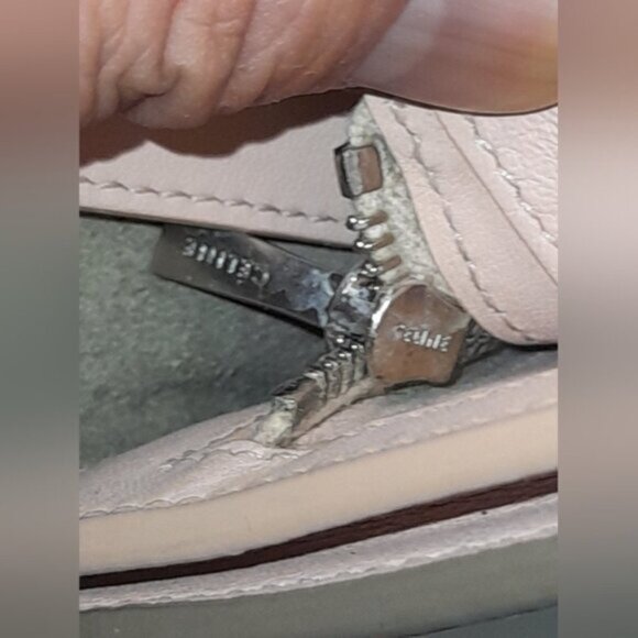 Celine - LARGE STRAP WALLET IN GRAINED CALFSKIN in Light Taupe - Picture 9 of 16